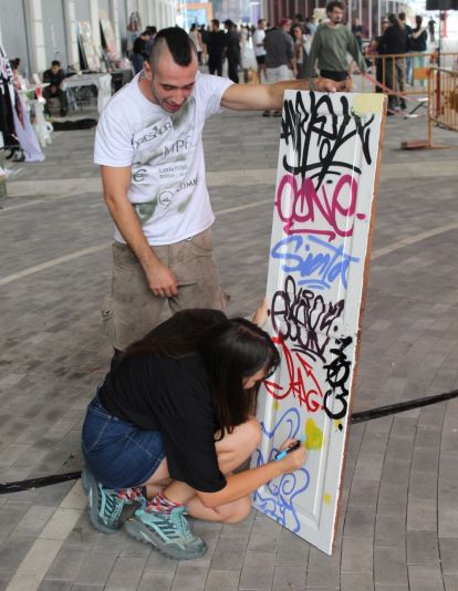 El Festival Leon Jam llenó de arte urbano la antigua estación de León | José Martín