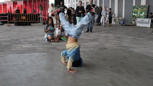 El Festival Leon Jam llenó de arte urbano la antigua estación de León | José Martín