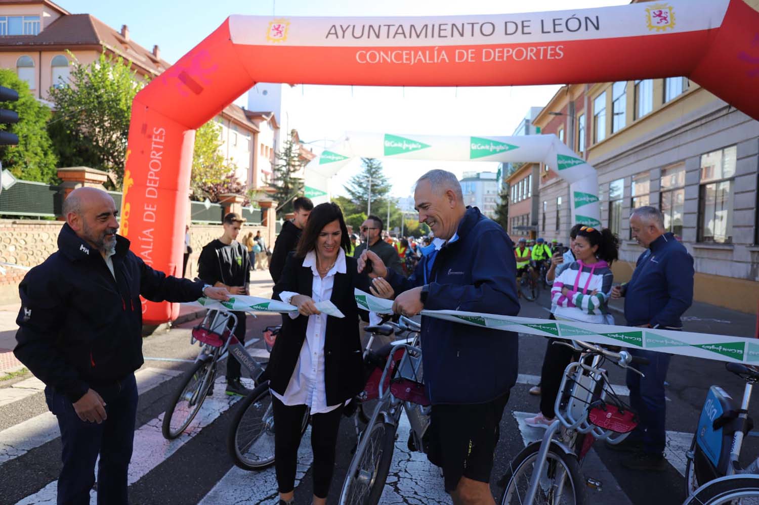 Día de la Bici en León (Isaac Llamazares) (6) Día de la Bici en León (Isaac Llamazares) (6)