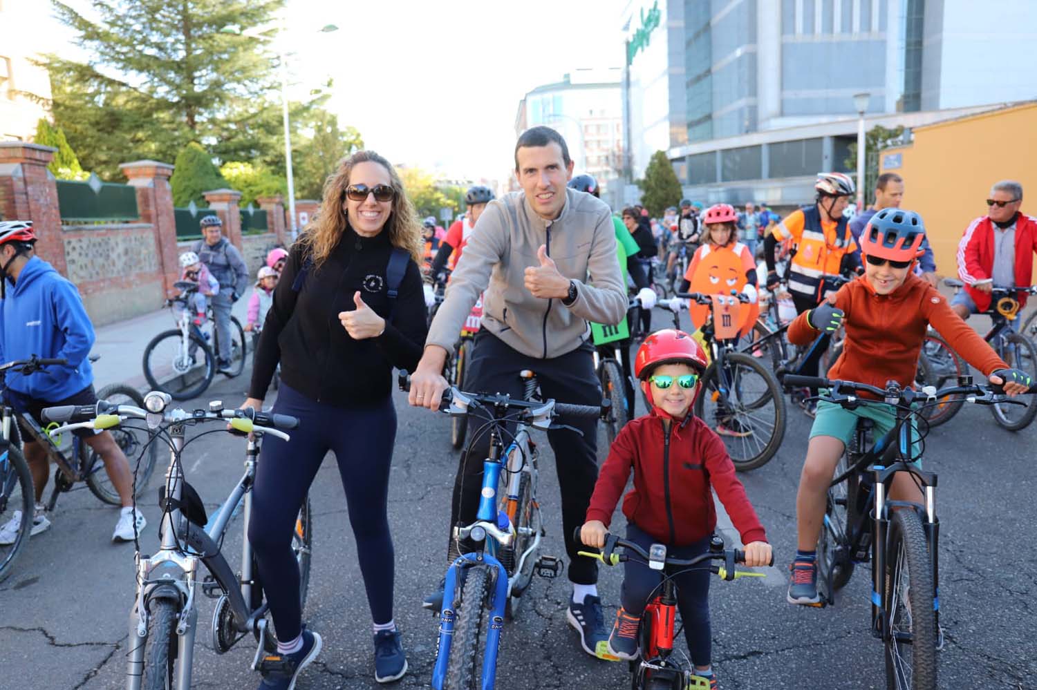 Día de la Bici en León (Isaac Llamazares) (11) Día de la Bici en León (Isaac Llamazares) (11)