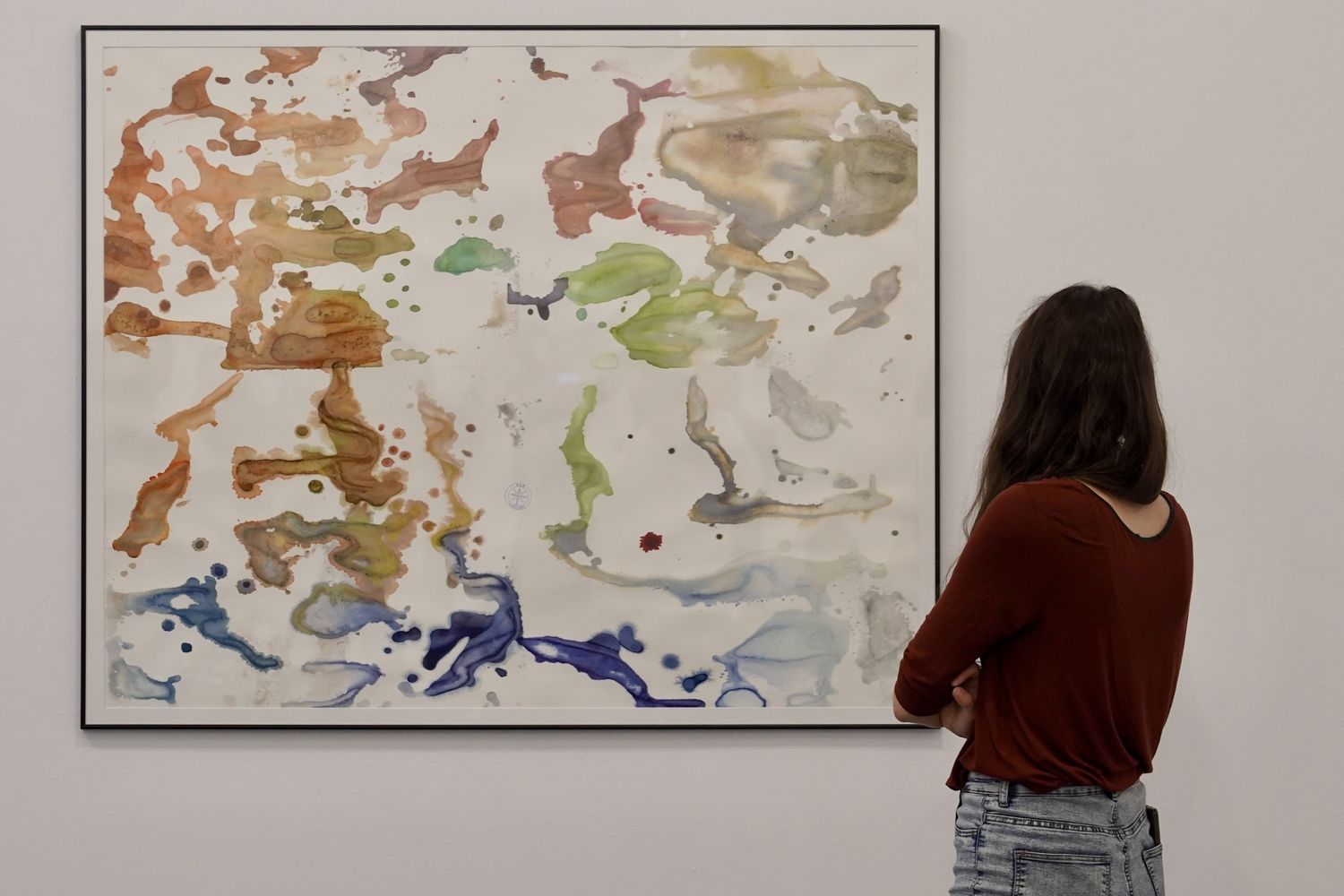 La rectora de la ULE Nuria González y la vicerrectora de Extensión Universitaria y Proyección Cultural de la Universidad de Oviedo, María Pilar García Cuetos, sellan un acuerdo entre ambas instituciones académicas en materia cultural | Campillo / ICAL