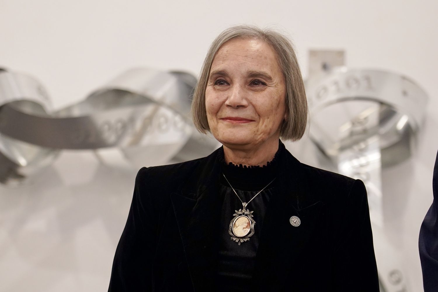 La rectora de la ULE Nuria González y la vicerrectora de Extensión Universitaria y Proyección Cultural de la Universidad de Oviedo, María Pilar García Cuetos, sellan un acuerdo entre ambas instituciones académicas en materia cultural | Campillo / ICAL