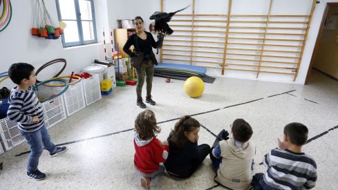 Niños en un taller sobre cetrería celebrado en Fresno de la Vega | Campillo / ICAL