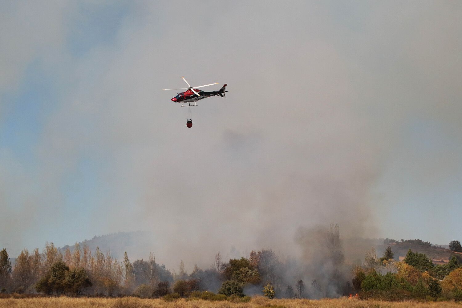 Incendio en Villasinta de Torío (León) | Peio García / ICAL