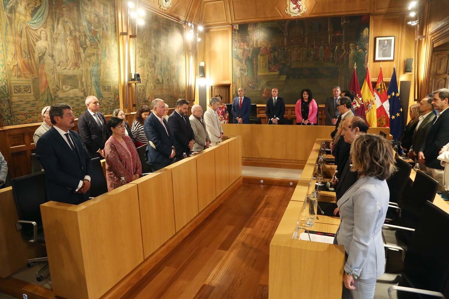 Pleno del Ayuntamiento de León, celebrado en el Palacio de los Guzmanes, por las obras en el Salón de Plenos de San Marcelo