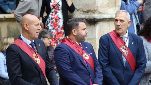 Foro u Oferta de Las Cantaderas en el Claustro de la Catedral de León | José Martín