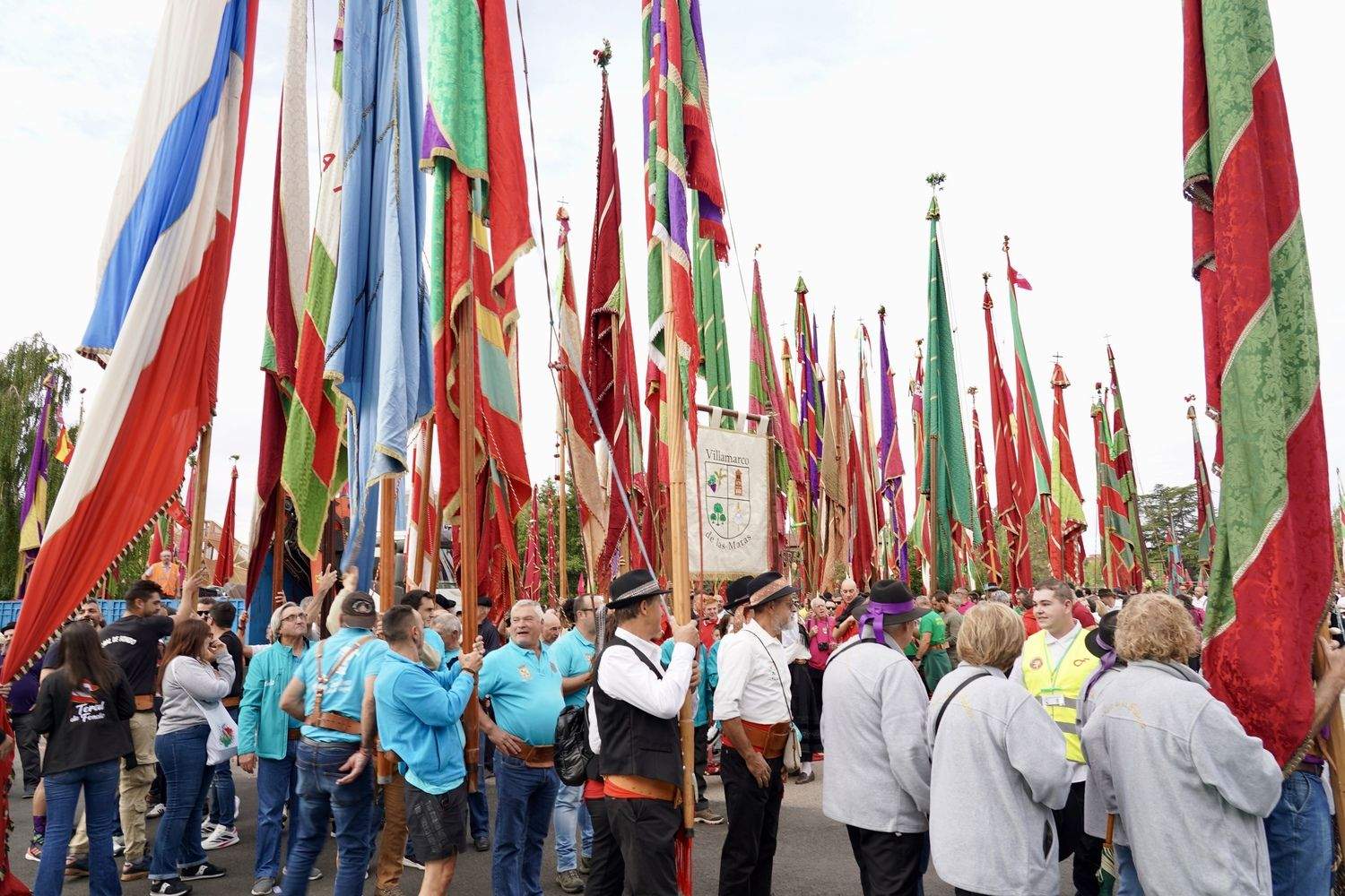 Desfile de Pendones Concejiles en las Fiestas de San Froilán de León | Campillo / ICAL Desfile de Pendones Concejiles en las Fiestas de San Froilán de León | Campillo / ICAL