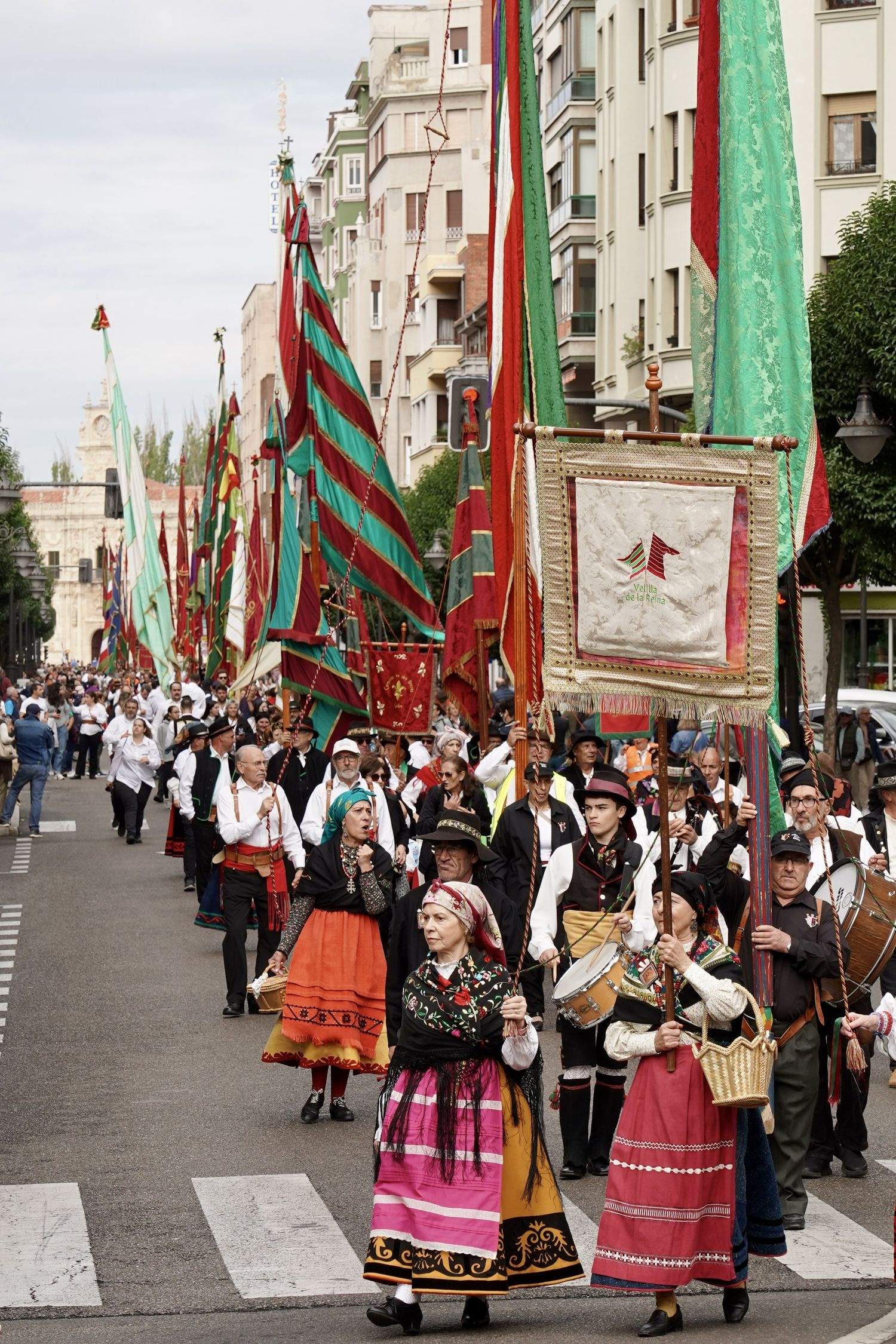 Desfile de Pendones Concejiles en las Fiestas de San Froilán de León | Campillo / ICAL Desfile de Pendones Concejiles en las Fiestas de San Froilán de León | Campillo / ICAL