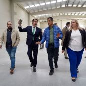 El consejero de Medio Ambiente, Juan Carlos Suárez-Quiñones, visita las naves logísticas del polígono de Villadangos del Páramo (León) | Campillo / ICAL