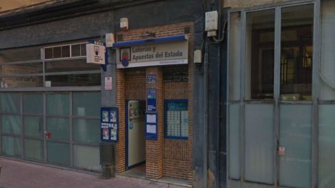 Administración de Loterías número 11 situada en el número 2 de la calle Villafranca de León donde fue sellado el boleto de la bonoloto premiado