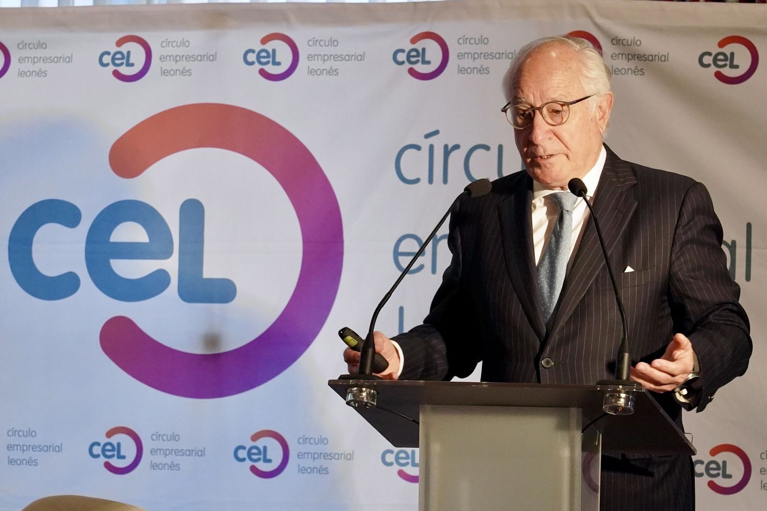 El presidente del Círculo de Empresarios, Juan María Nin, participa en un Encuentro Empresarial organizado por el Círculo Empresarial Leonés | Campillo / ICAL