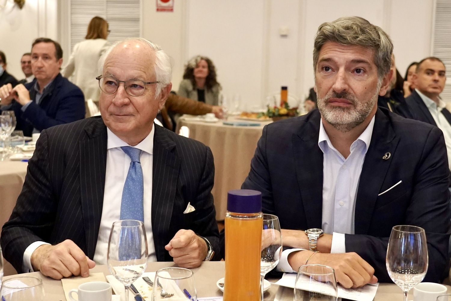 Juan María Nin, presidente del Círculo de Empresarios, junto a Julio César Álvarez, presidente del Círculo Empresarial Leonés | Campillo / ICAL