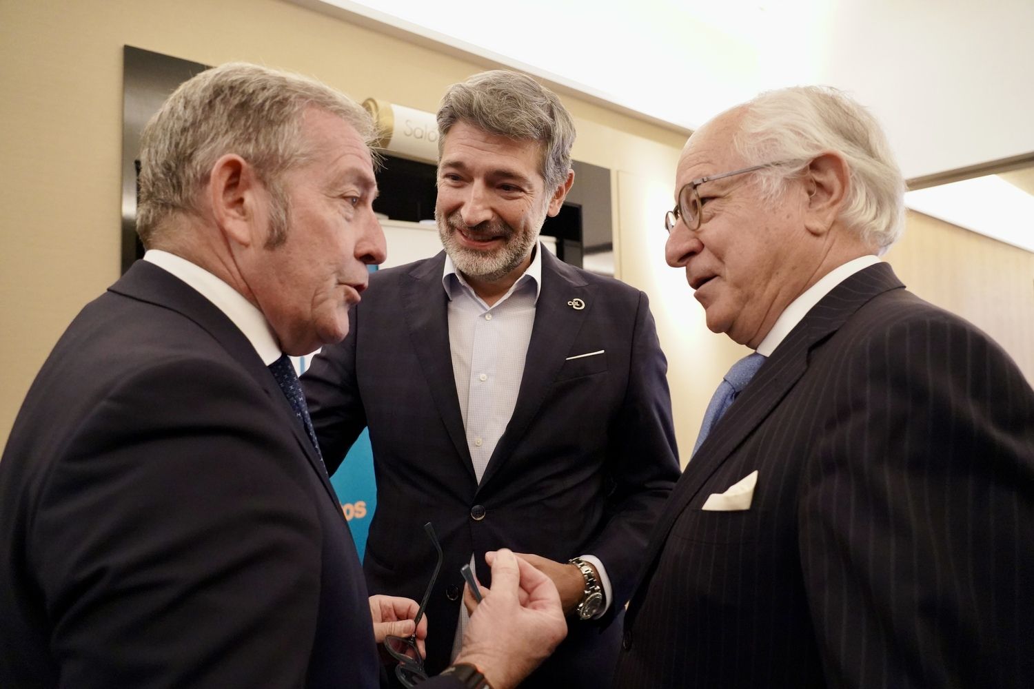 (I a D) Javier Vega, presidente de la Cámara de Comercio; Julio César Álvarez, presidente del Círculo Empresarial Leonés y Juan María Nin, presidente del Círculo de Empresarios | Campillo / ICAL