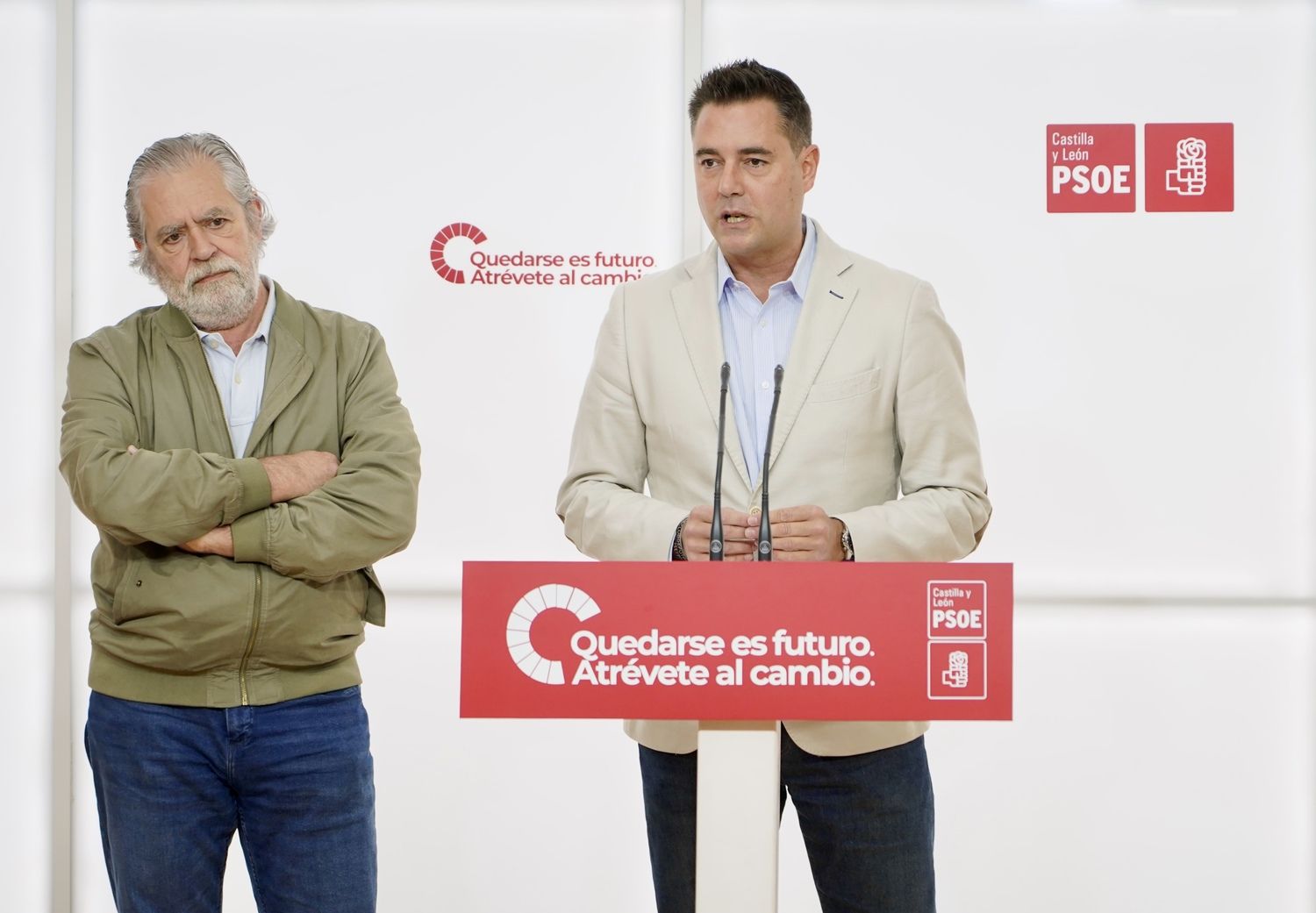 El secretario de Organización del PSCyL, Daniel de la Rosa, informa del proceso de primarias del PSOE de Castilla y León | Leticia Pérez / ICAL 