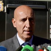 El alcalde de León, José Antonio Diez, visita los nuevos aseos públicos | Campillo / ICAL