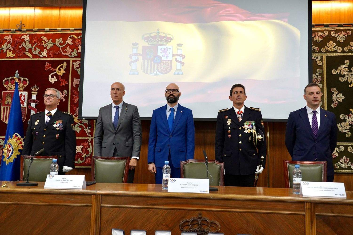 Festividad de los Ángeles Custodios, patrones de la Policía Nacional en la provincia de León | Campillo / ICAL