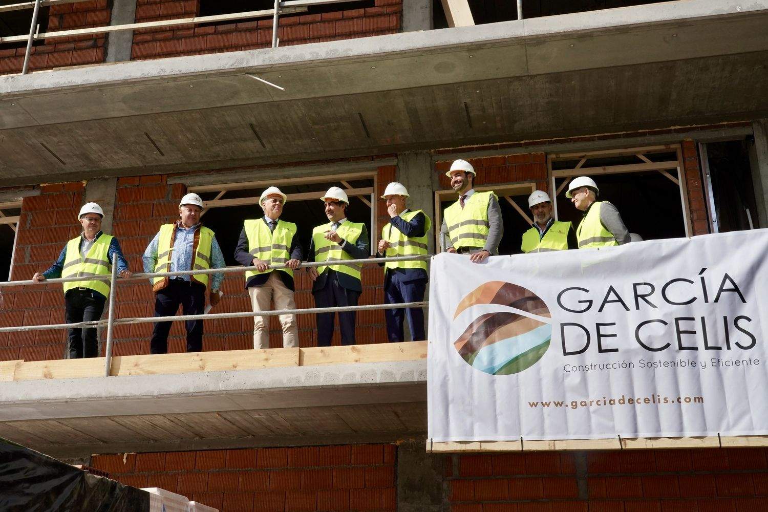 El Consejero de Medio Ambiente, Vivienda y Ordenación del Territorio, Juan Carlos Suárez-Quiñones, visita las obras de las viviendas colaborativas de la Palomera en León | Campillo / ICAL El Consejero de Medio Ambiente, Vivienda y Ordenación del Territorio, Juan Carlos Suárez-Quiñones, visita las obras de las viviendas colaborativas de la Palomera en León | Campillo / ICAL