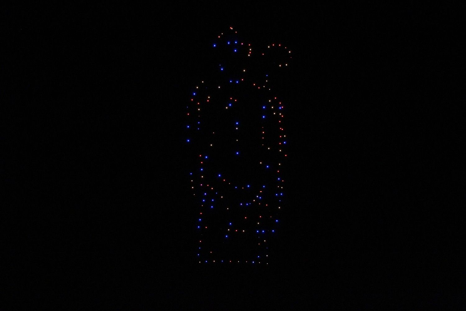 Tecnología y tradición se unen para iluminar la noche previa a San Froilán en León | José Martín