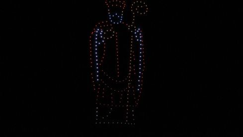 Tecnología y tradición se unen para iluminar la noche previa a San Froilán en León | José Martín