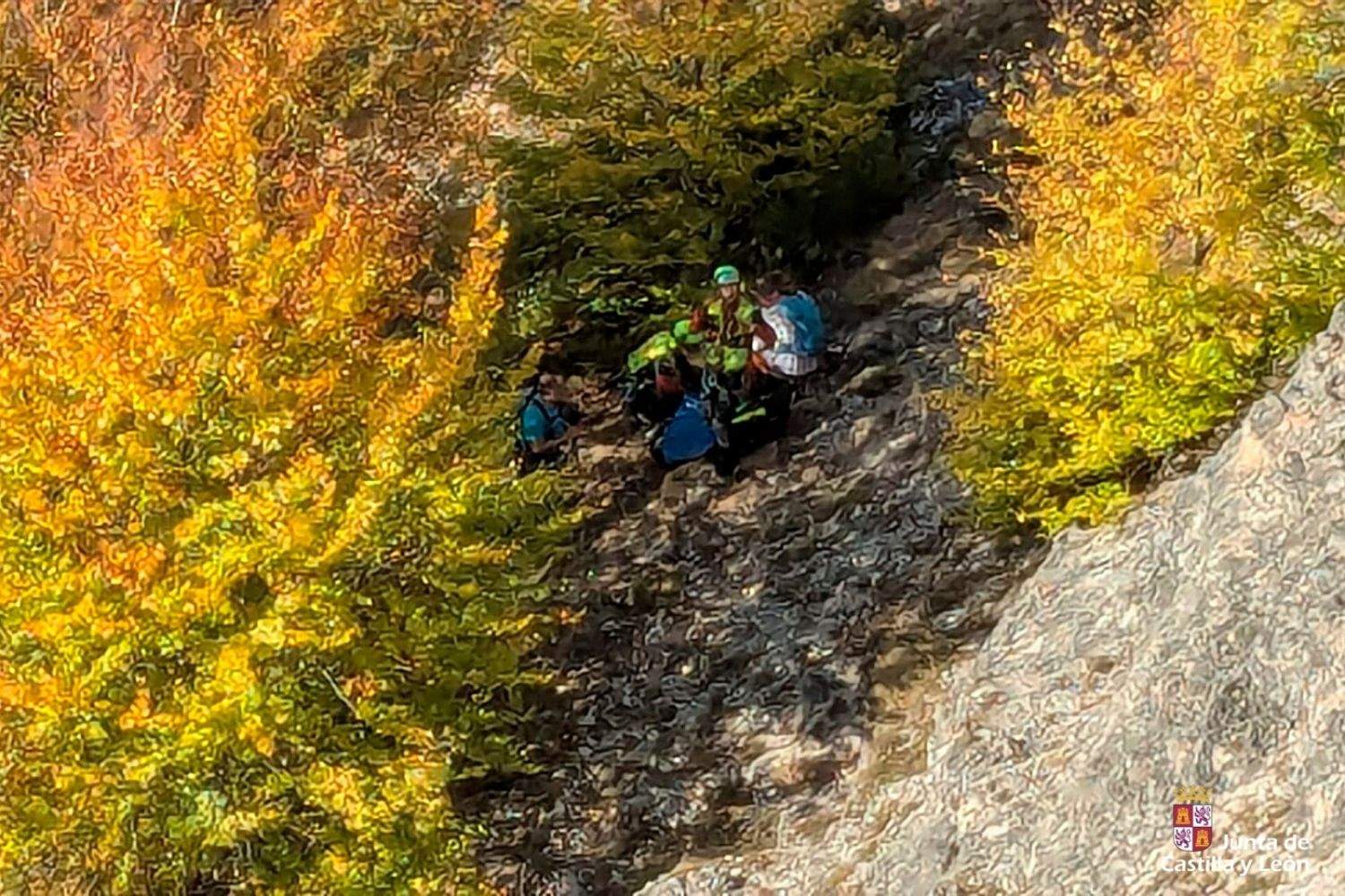 Rescatan a una montañera herida en Cármenes (León)