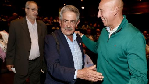 Miguel Ángel Revilla y José Antonio Diez en el acto ‘León nos necesita’ | Campillo / ICAL