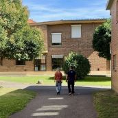 El Programa de Cobertura de Necesidades Básicas y/o Vivienda de la orden de San Juan de Dios en León llega a casi una treintena de personas desde mayo El Programa de Cobertura de Necesidades Básicas y/o Vivienda de la orden de San Juan de Dios en León llega a casi una treintena de personas desde mayo