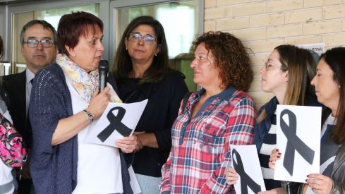 Silencio y dolor en la Facultad de Educación de la ULE en recuerdo a la estudiante y poeta Arancha Barrientos
