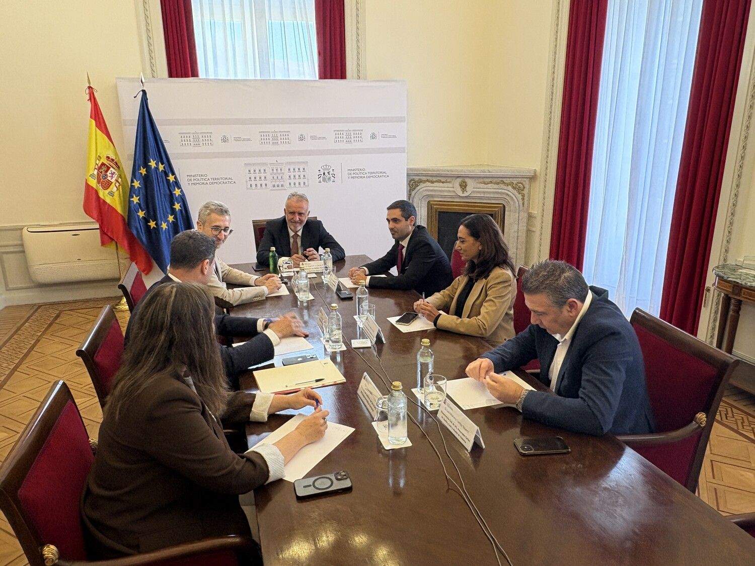 Reunión de UPL con el ministro de Ministerio de Política Territorial y Memoria Democrática, Ángel Víctor Torres