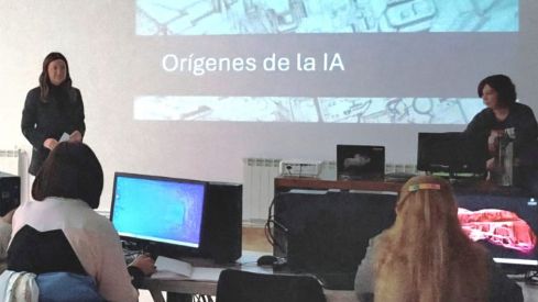La Bañeza apuesta por la formación digital con un taller práctico de inteligencia artificial