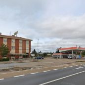 Al menos un herido y un carril cortado tras un accidente en la N-120 en Villadangos del Páramo