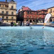 La Semana de la Trucha vuelva a convertir la plaza Mayor de León en un 'río' La Semana de la Trucha vuelva a convertir la plaza Mayor de León en un 'río'