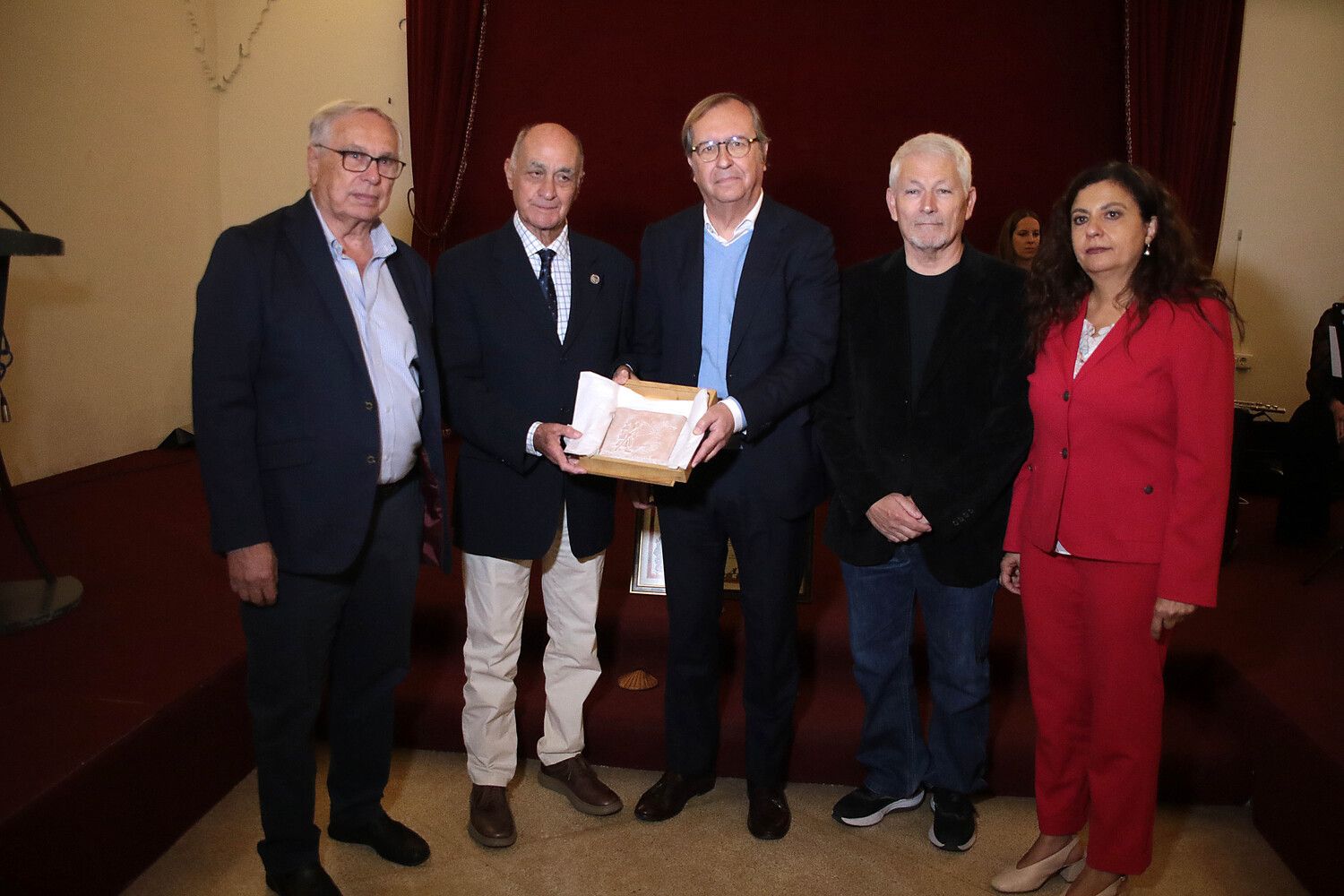 La Asociación de Amigos del Camino de Künig entrega el Premio Hermann Künig de la Hospitalidad a la organización Hospitaleros Voluntarios | Peio García / ICAL La Asociación de Amigos del Camino de Künig entrega el Premio Hermann Künig de la Hospitalidad a la organización Hospitaleros Voluntarios | Peio García / ICAL