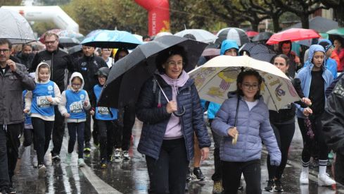 La lluvia protagoniza los 10KM 'León, Cuna del Parlamentarismo' | José Martín