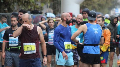 La lluvia protagoniza los 10KM 'León, Cuna del Parlamentarismo' | José Martín