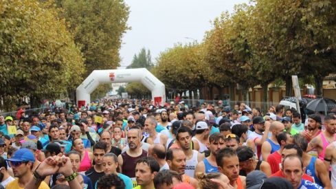 La lluvia protagoniza los 10KM 'León, Cuna del Parlamentarismo' | José Martín