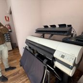 El PP de León denuncia que una avería en el escáner del Archivo Municipal obliga a los investigadores a sacar fotos en el suelo