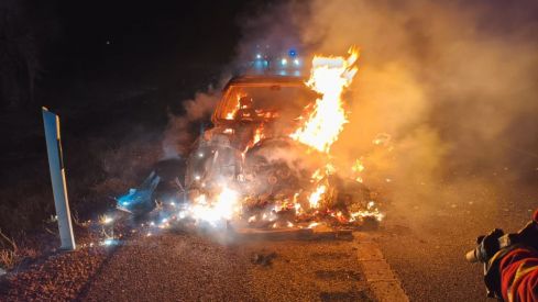 Calcinado un coche mientras circulaba la A-231 a la altura de Sahagún
