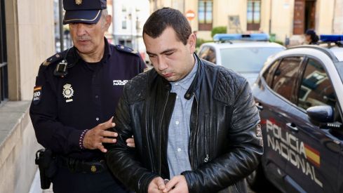 Primera sesión del juicio contra A.R.T.S., acusado de los delitos de asesinato y amenazas en el ámbito familiar por presuntamente haber matado a su madre durante la navidad de 2022 | Campillo / ICAL