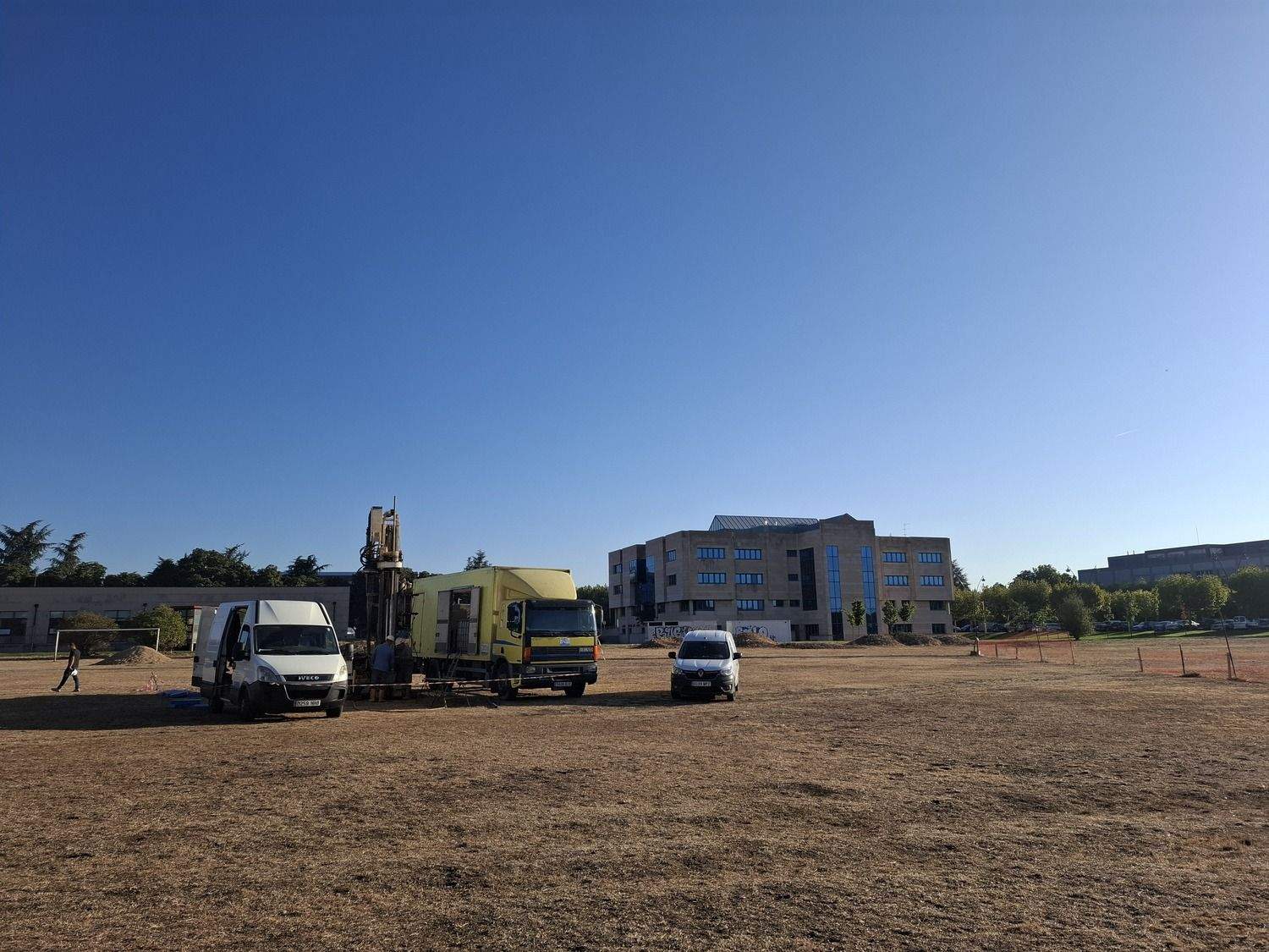 La Universidad de León avanza en la futura Facultad de Medicina con los estudios geotécnicos del terreno