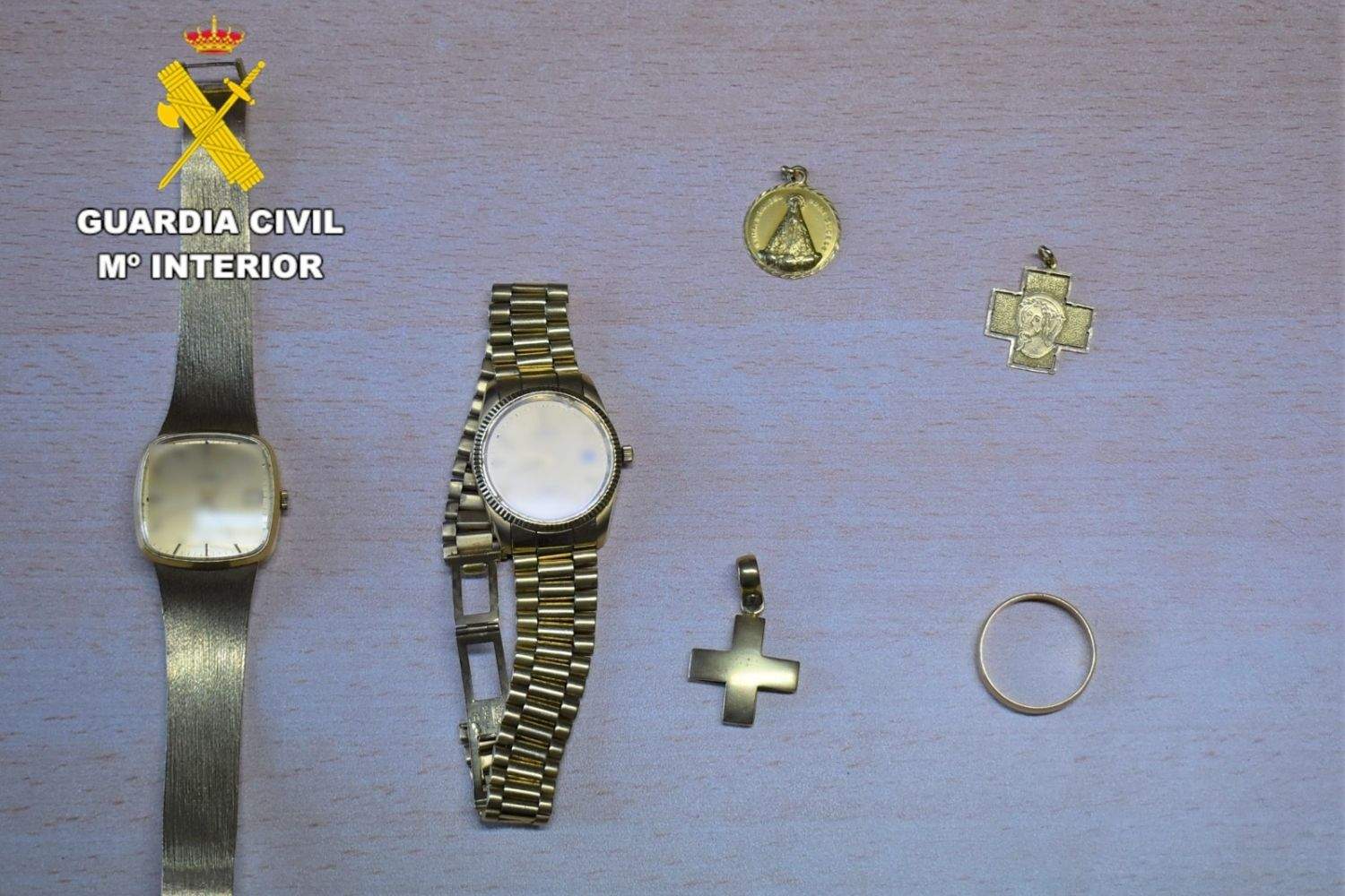 Detenido por robar joyas con un valor de 25.000 euros en La Robla (León) Detenido por robar joyas con un valor de 25.000 euros en La Robla (León)