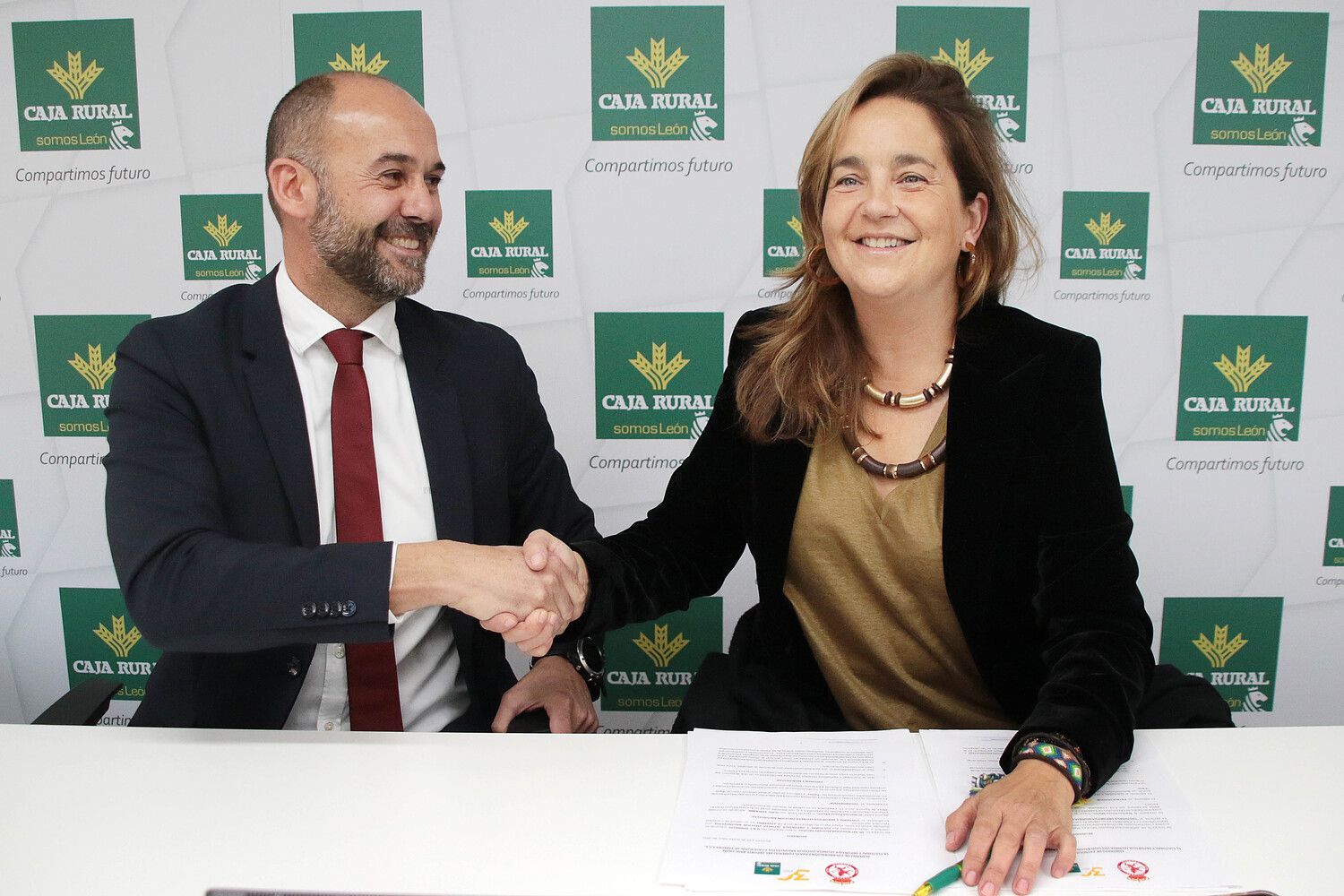 Presentación del patrocinio de Caja Rural a la Cultural y Deportiva Leonesa de Baloncesto | Peio García / ICAL