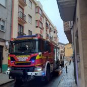 Intervención de los bomberos de la Diputación en el incendio de la vivienda en Astorga | Diputacion de León