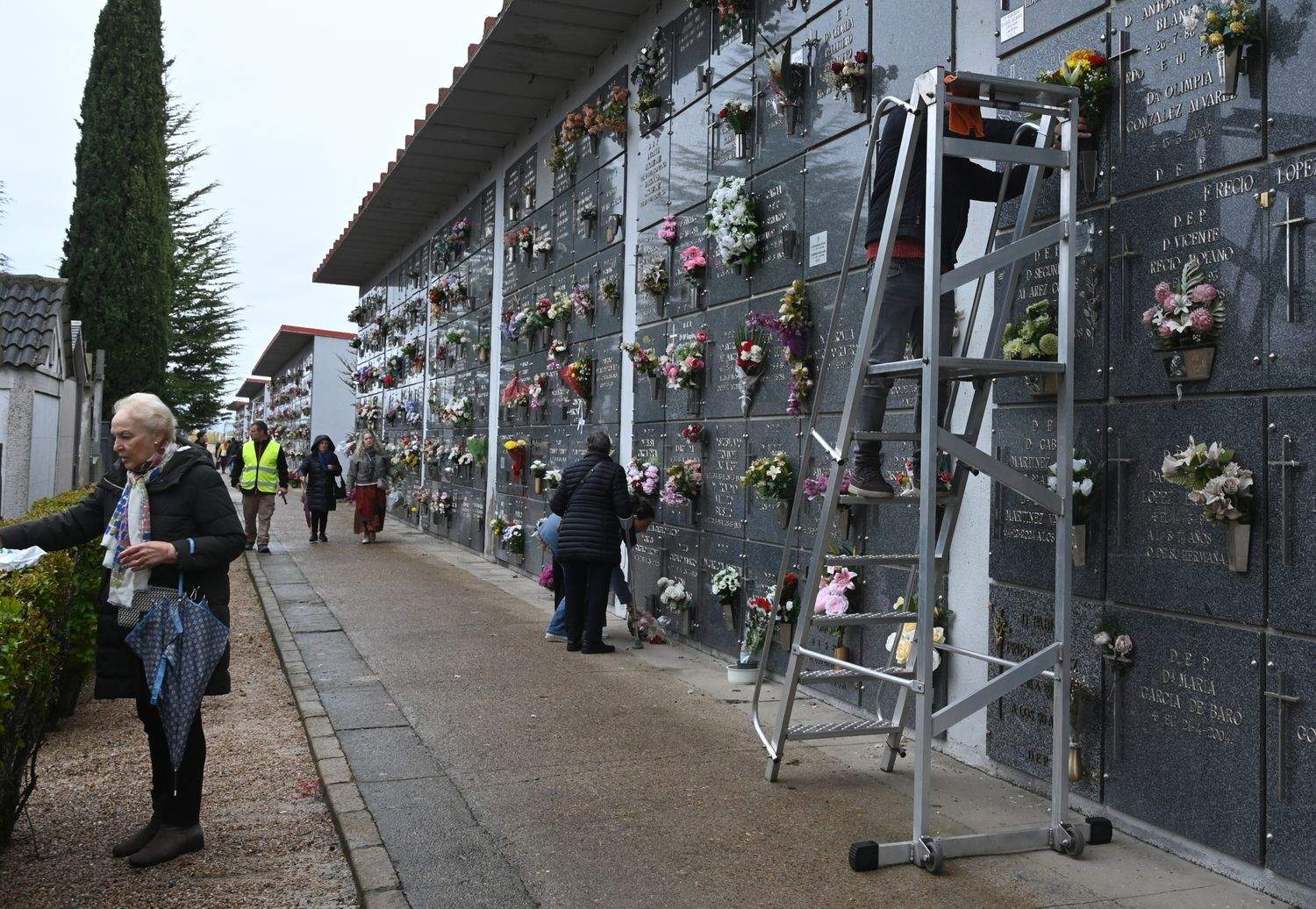 Cementerio de León durante el Día de Todos los Santos