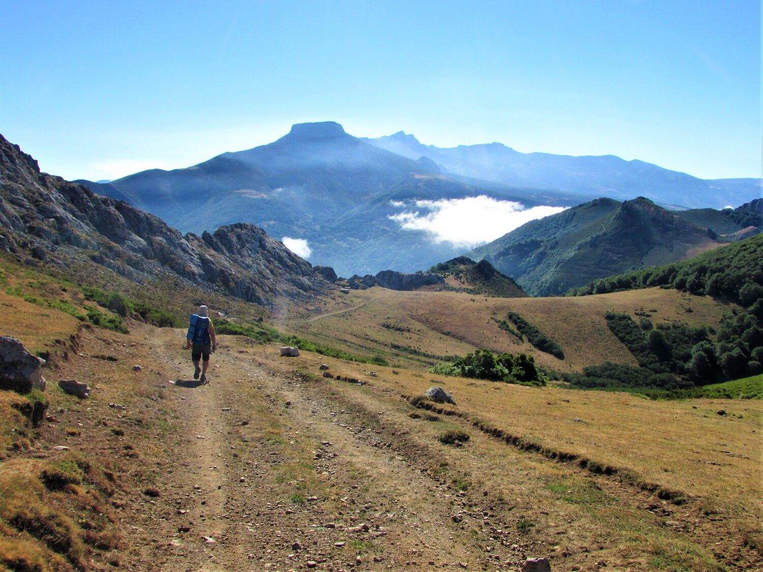 Un montañero leonés culmina el primer recorrido por la Cordillera Cantábrica de extremo a extremo | ICAL Un montañero leonés culmina el primer recorrido por la Cordillera Cantábrica de extremo a extremo | ICAL