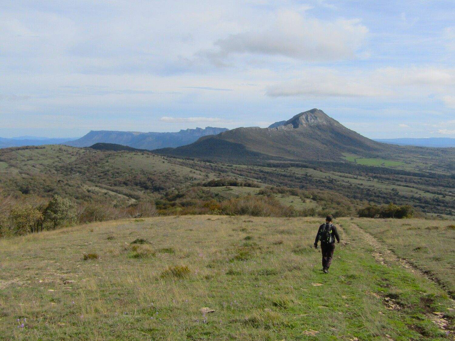 Un montañero leonés culmina el primer recorrido por la Cordillera Cantábrica de extremo a extremo | ICAL Un montañero leonés culmina el primer recorrido por la Cordillera Cantábrica de extremo a extremo | ICAL