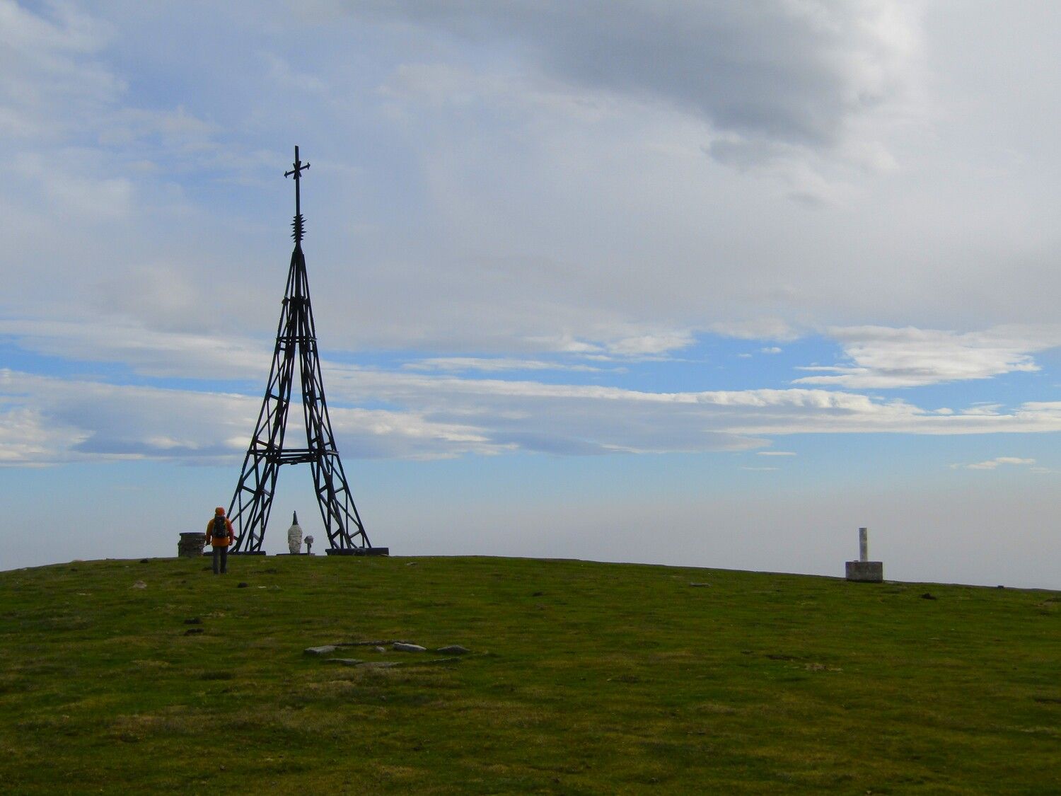 Un montañero leonés culmina el primer recorrido por la Cordillera Cantábrica de extremo a extremo | ICAL Un montañero leonés culmina el primer recorrido por la Cordillera Cantábrica de extremo a extremo | ICAL