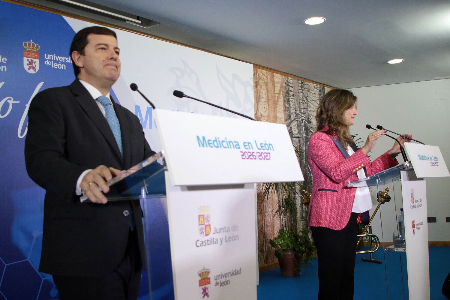 El presidente de la Junta de Castilla y León, Alfonso Fernández Mañueco, se reúne con la rectora de la Universidad de León, Nuria González | Peio García / ICAL El presidente de la Junta de Castilla y León, Alfonso Fernández Mañueco, se reúne con la rectora de la Universidad de León, Nuria González | Peio García / ICAL