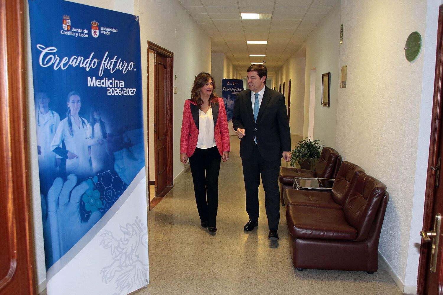 El presidente de la Junta de Castilla y León, Alfonso Fernández Mañueco, se reúne con la rectora de la Universidad de León, Nuria González | Peio García / ICAL El presidente de la Junta de Castilla y León, Alfonso Fernández Mañueco, se reúne con la rectora de la Universidad de León, Nuria González | Peio García / ICAL