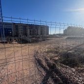 Parcela en construcción en el barrio leonés de La Lastra 