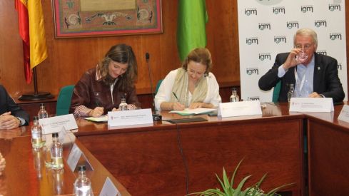  Firma del convenio entre la ULE y CSIC para el Instituto de Ganadería de Montaña